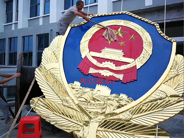 大型警徽安装